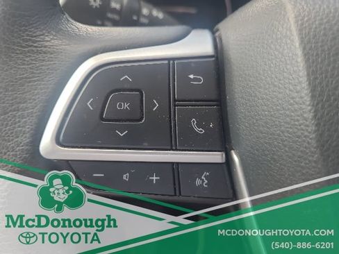 Certified 2025 Toyota Sienna XLE FWD image 23