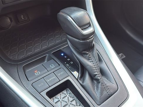 Used 2021 Toyota RAV4 XLE Premium w/ Carpet Mat Package (TMS) image 28