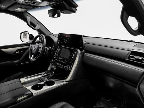 Used 2024 Lexus LX 600 F Sport image 12