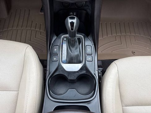 Used 2017 Hyundai Santa Fe Limited image 27