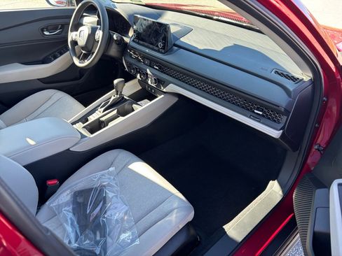 New 2025 Honda Accord SE image 28