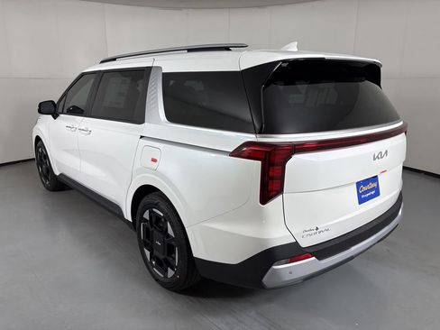 New 2026 Kia Carnival EX FWD image 6