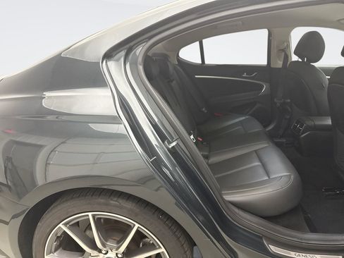 Used 2023 Genesis G70 2.0T AWD/4WD image 18