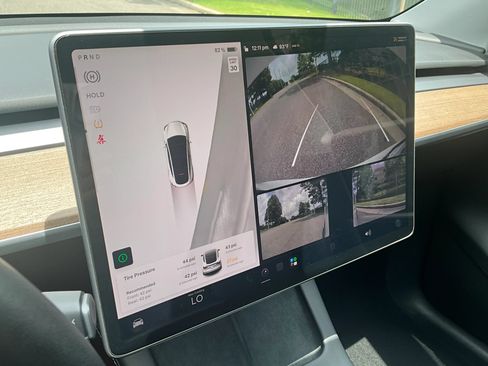 Used 2023 Tesla Model Y Long Range AWD/4WD image 24