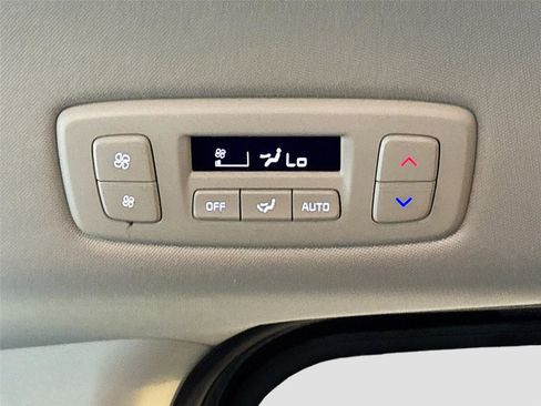 Used 2025 Kia Carnival FWD image 26