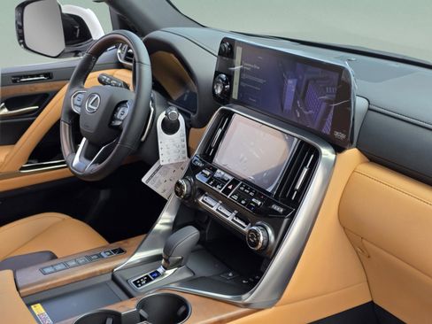 New 2026 Lexus LX 700h Luxury image 31