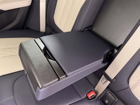 Used 2023 BMW X6 xDrive40i w/ Executive Package image 34