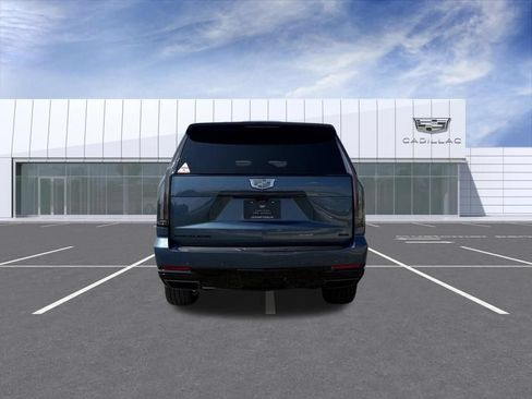Certified 2025 Cadillac Escalade Sport Platinum w/ LPO, ONYX Package AWD/4WD image 12