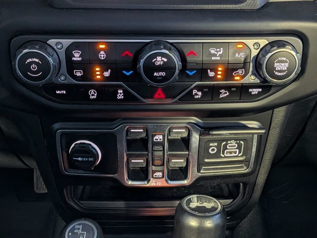 Used 2020 Jeep Wrangler Unlimited Sahara AWD/4WD image 21