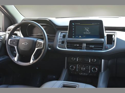 Used 2024 Chevrolet Suburban Z71 w/ Luxury Package AWD/4WD image 17