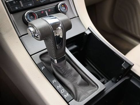 Used 2010 Ford Taurus SEL FWD image 22