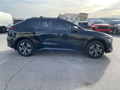 Used 2024 Toyota bZ4X XLE w/ Weather Package image 4