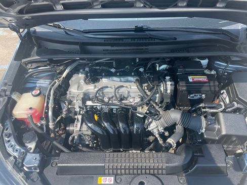 Used 2021 Toyota Corolla LE image 8