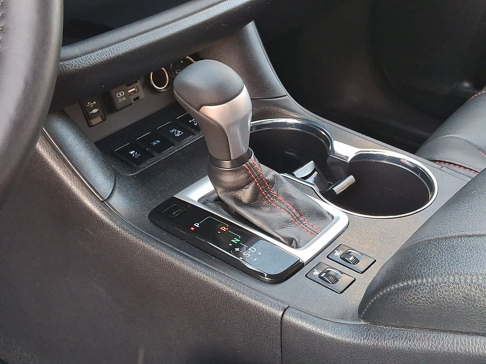 Used 2019 Toyota Highlander SE AWD/4WD image 19