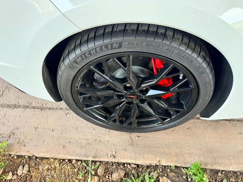 Used 2024 Chevrolet Corvette Stingray Preferred Conv w/ 2LT RWD image 25