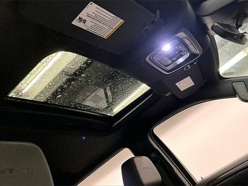 Used 2022 GMC Sierra 1500 AT4 w/ AT4 Premium Package image 18