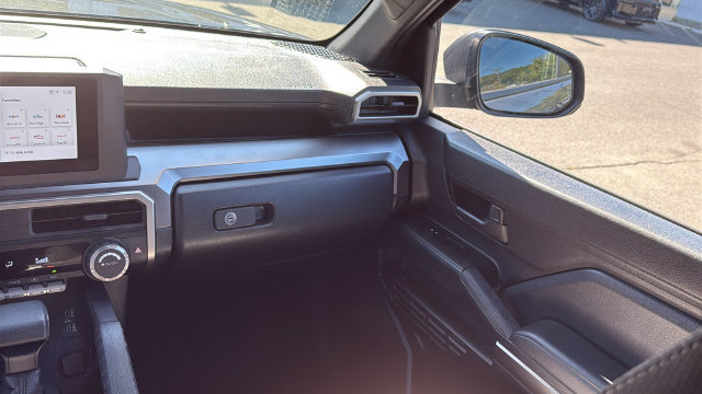 Certified 2025 Toyota 4Runner SR5 AWD/4WD image 23
