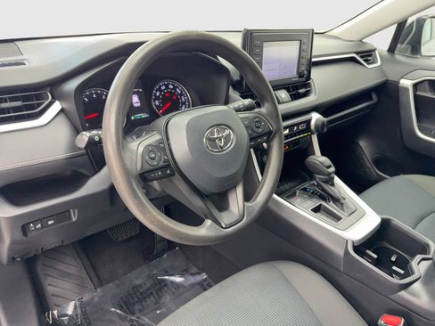 Used 2022 Toyota RAV4 LE FWD image 18