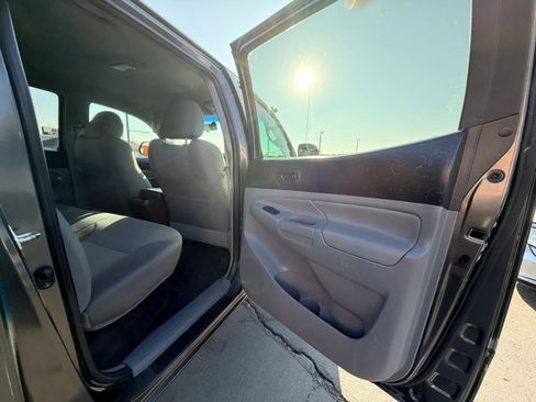 Used 2015 Toyota Tacoma 4x4 Double Cab image 23