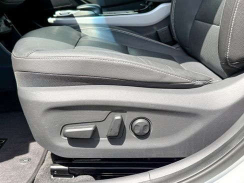 Used 2019 Hyundai Ioniq Limited FWD image 19