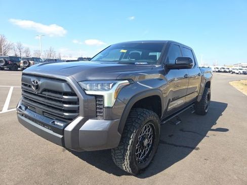 Used 2024 Toyota Tundra Limited AWD/4WD image 2