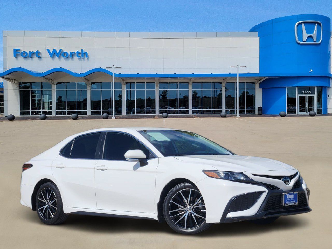 Used 2023 Toyota Camry SE w/ Convenience Package FWD image 1