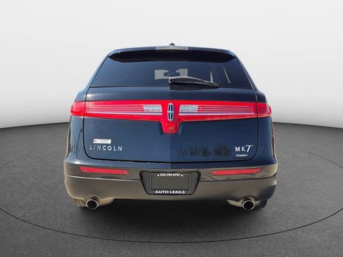 Used 2016 Lincoln MKT AWD image 6