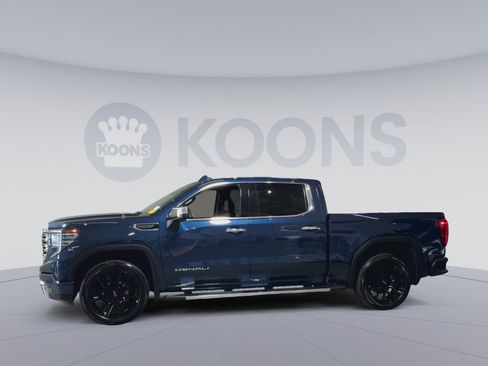 Used 2023 GMC Sierra 1500 Denali w/ Technology Package AWD/4WD image 7