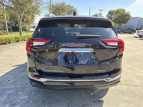 Used 2024 GMC Terrain Denali w/ Denali Premium Package image 23