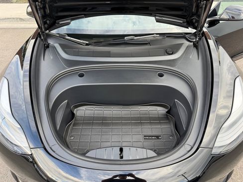 Used 2022 Tesla Model 3 Performance image 3