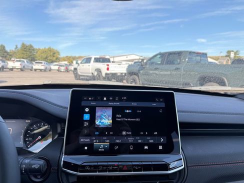 New 2026 Jeep Compass Trailhawk image 27