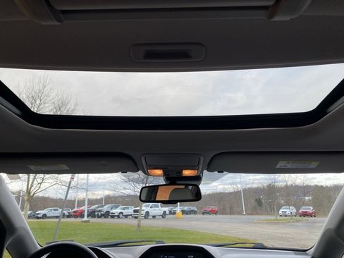 Used 2015 Honda Odyssey Touring image 25