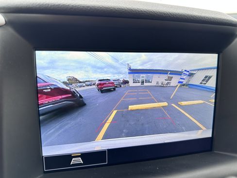 Used 2024 GMC Terrain SLT w/ Infotainment Package II image 17