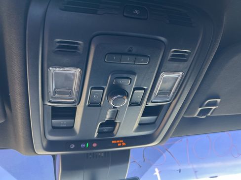 Used 2024 GMC Yukon Denali w/ Advanced Technology Package image 21