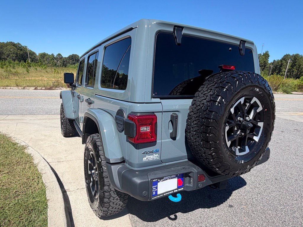 Used 2024 Jeep Wrangler Unlimited Rubicon 4xe AWD/4WD image 17