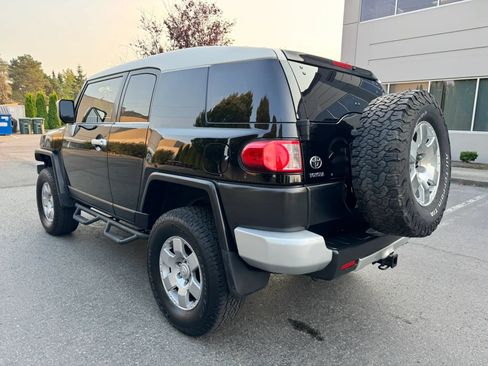 Used 2010 Toyota FJ Cruiser 4WD image 8