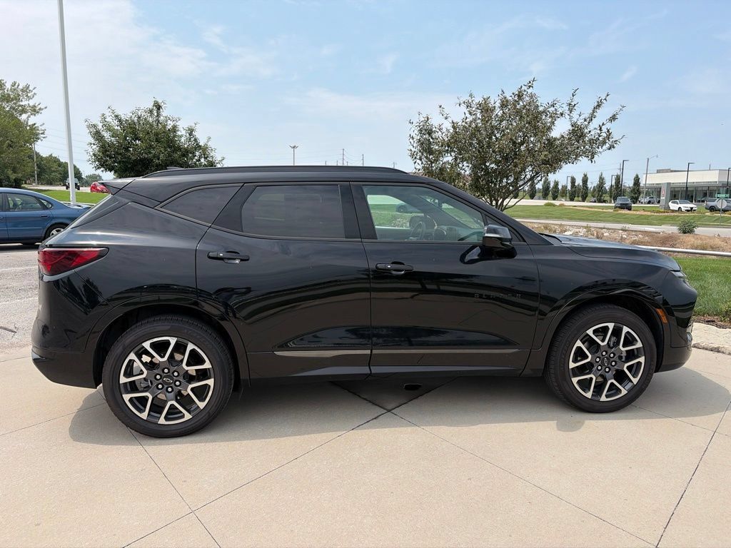 Used 2025 Chevrolet Blazer RS FWD image 24