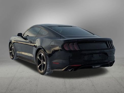 Used 2018 Ford Mustang Coupe image 4