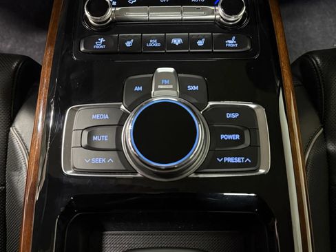 Used 2017 Genesis G90 3.3T Premium image 38