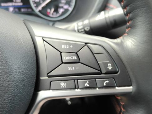 Used 2025 Nissan Sentra SR w/ SR Premium Package FWD image 35