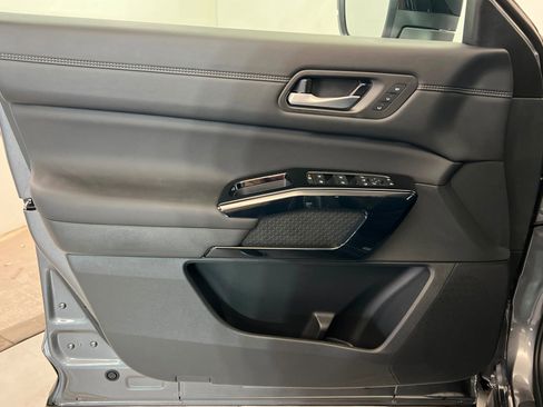 New 2026 Nissan Pathfinder Platinum AWD/4WD image 14