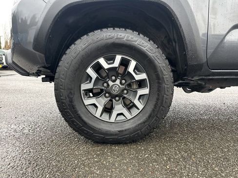 Used 2022 Toyota Tacoma TRD Off-Road w/ Technology Package image 45