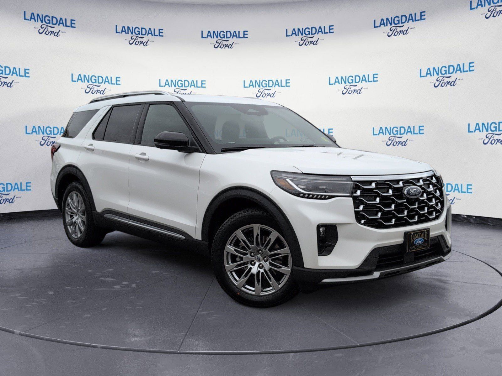 New 2026 Ford Explorer Platinum RWD image 2