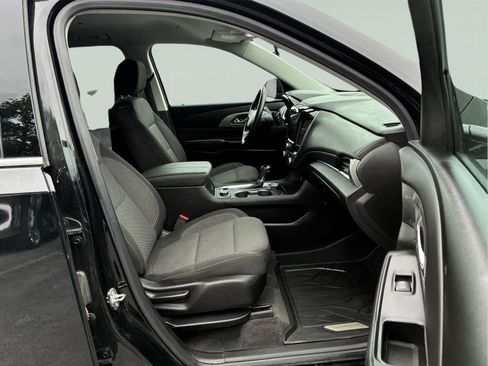 Used 2019 Chevrolet Traverse LT w/ LPO, Blackout Package AWD/4WD image 13