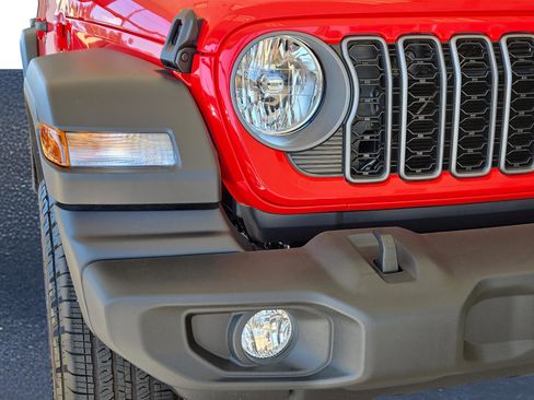 Used 2025 Jeep Wrangler Sport S image 3