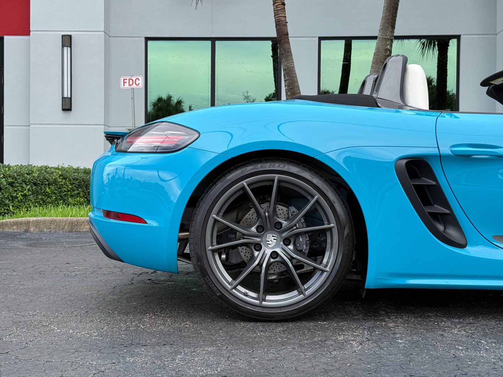 Used 2021 Porsche 718 Boxster RWD image 17