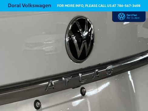 Used 2023 Volkswagen Atlas SE w/ Panoramic Sunroof Package FWD image 10