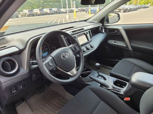 Used 2016 Toyota RAV4 LE AWD/4WD image 12