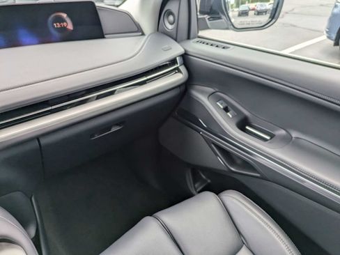 New 2027 Lincoln Navigator Premiere RWD image 18