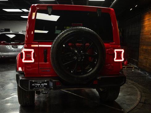 Used 2025 Jeep Wrangler Unlimited Sahara w/ Safety Group image 6